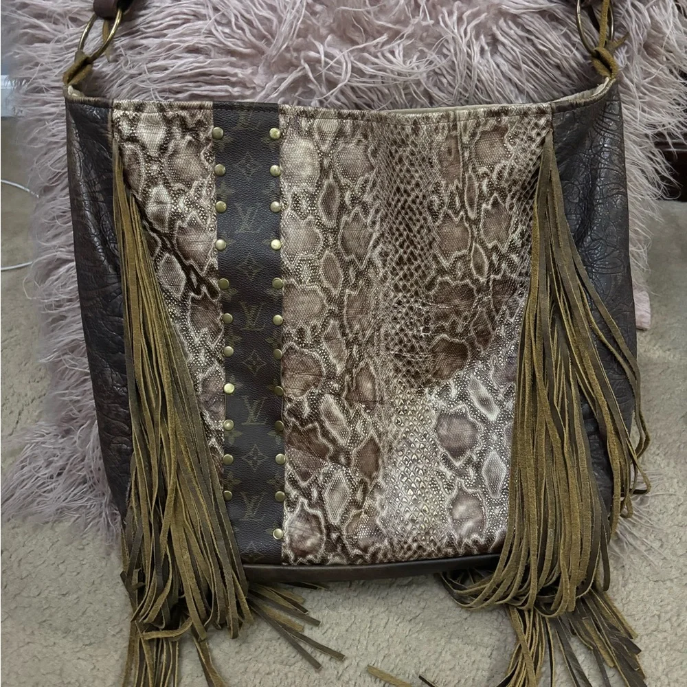 Brown Fringe Leather Shoulder Bag - Picture 2 of 3